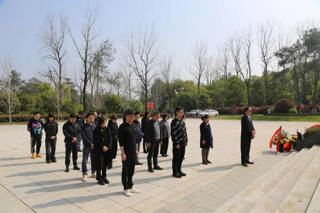 弘揚傳統(tǒng)精神，緬懷革命先烈 | 集團黨總支開展清明祭掃革命先烈活動